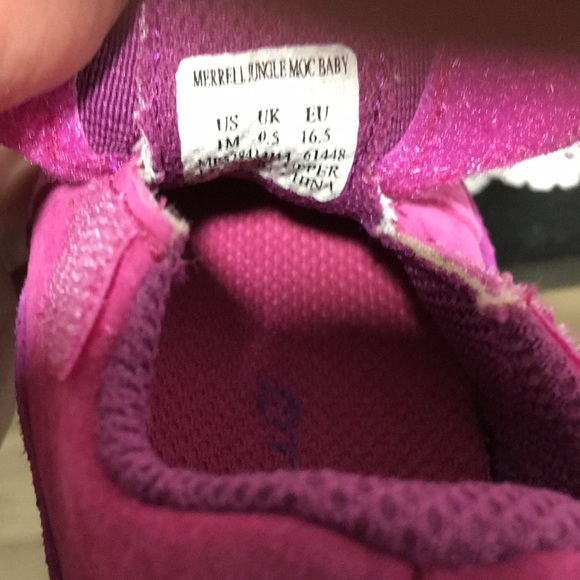 Merrell girls crib shoes. Size 1   EUC - Picture 2 of 2